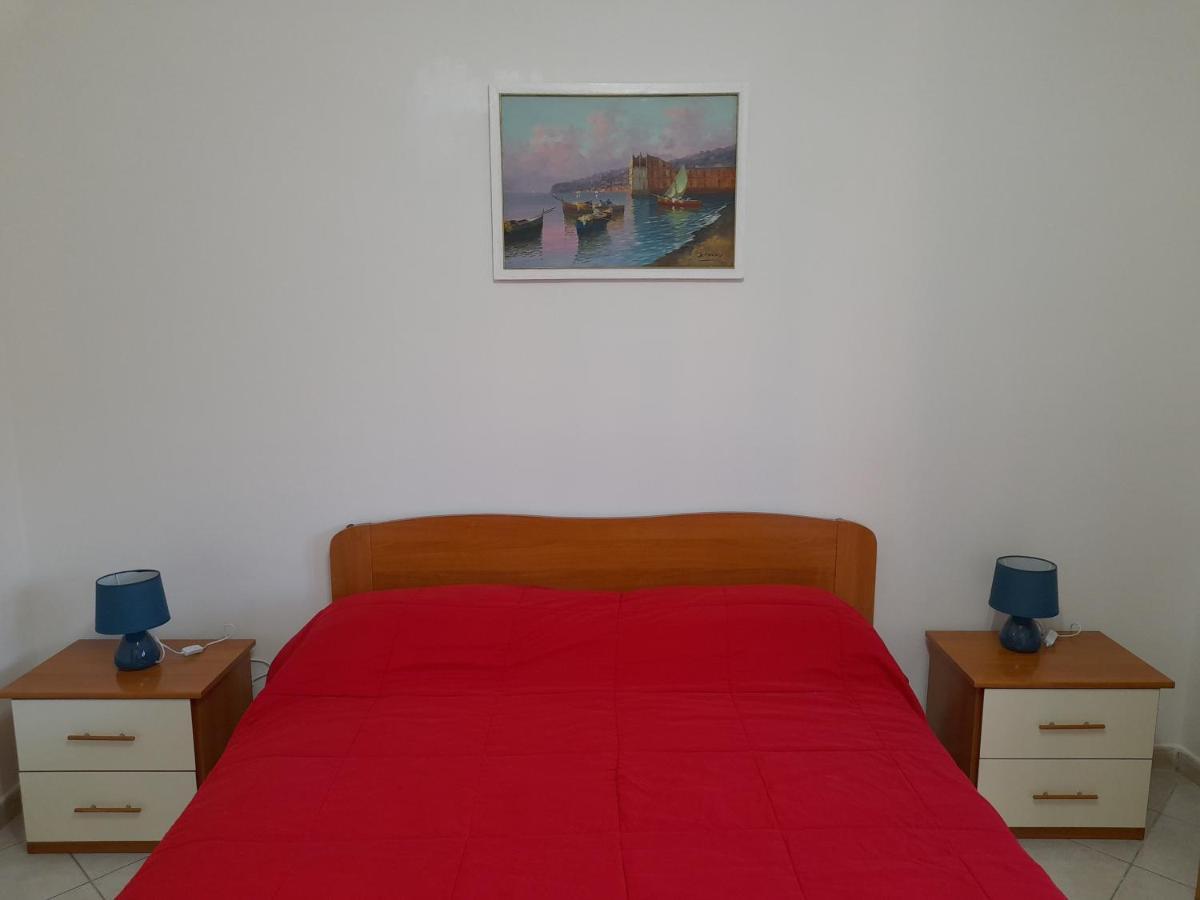 Casa Con Veranda In Centro - Comodo Parcheggio E Garage Incluso Latina Bagian luar foto